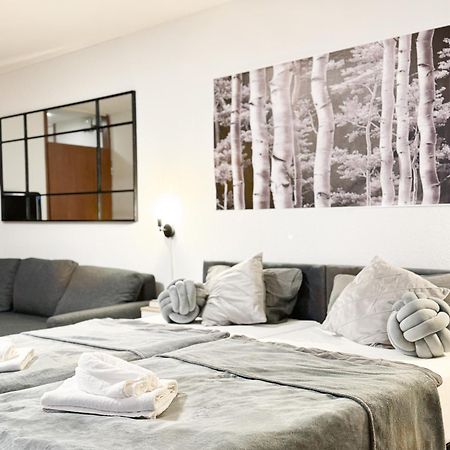 Modern Living In Karlsruhe - Frieden Apartments Екстер'єр фото