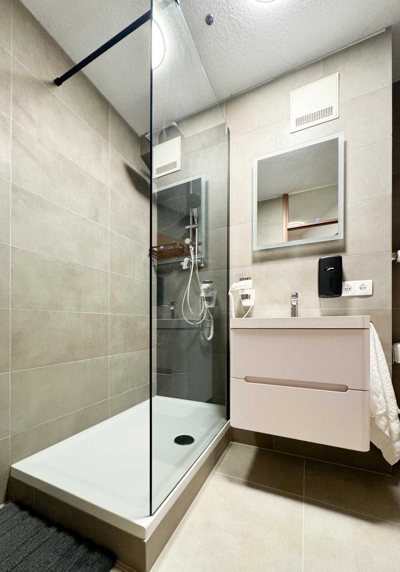 Modern Living In Karlsruhe - Frieden Apartments Екстер'єр фото